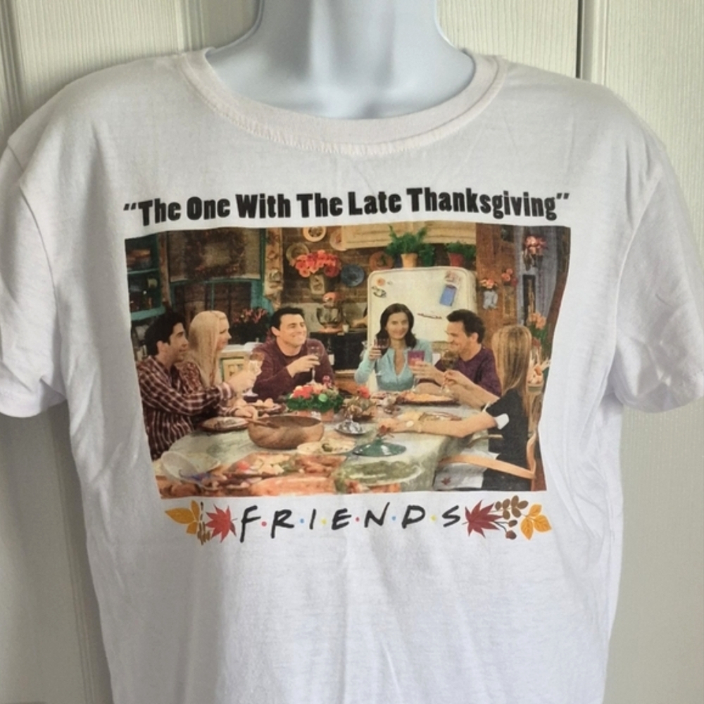 Friends The One With The Late Thanksgiving Fall White Tee Shirt Womens‎ XS